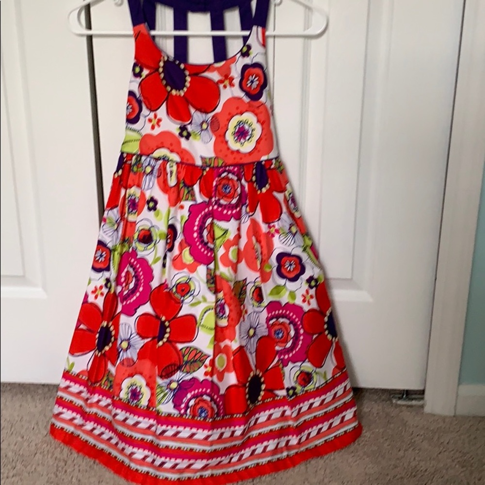 Sleeveless formal dress for girl